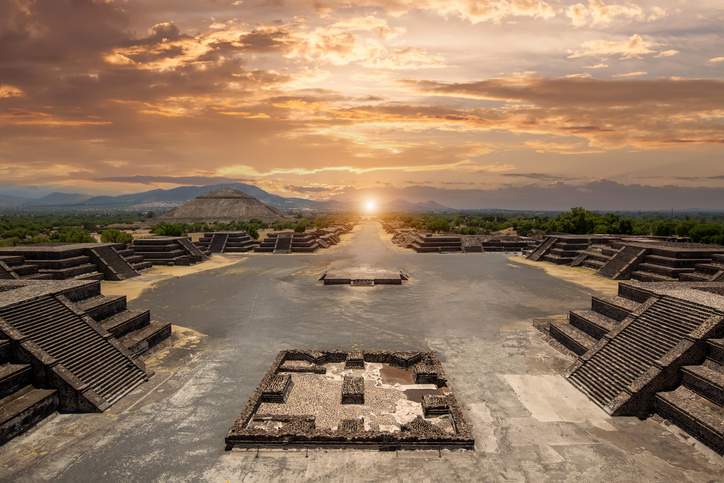 Mexico - Teotihuacan pyramids complex 